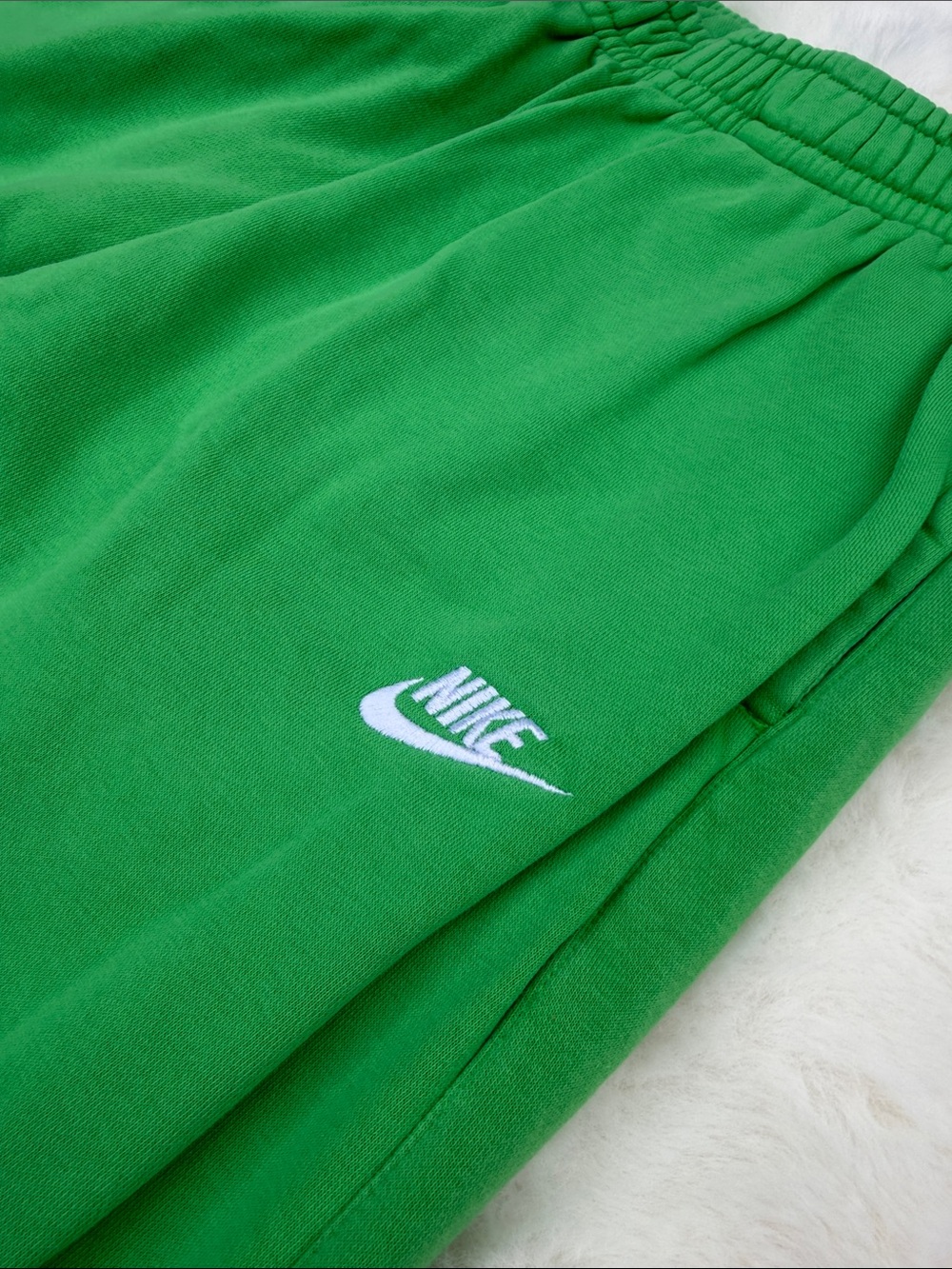 Nike Green joggers - Picture 4 of 7